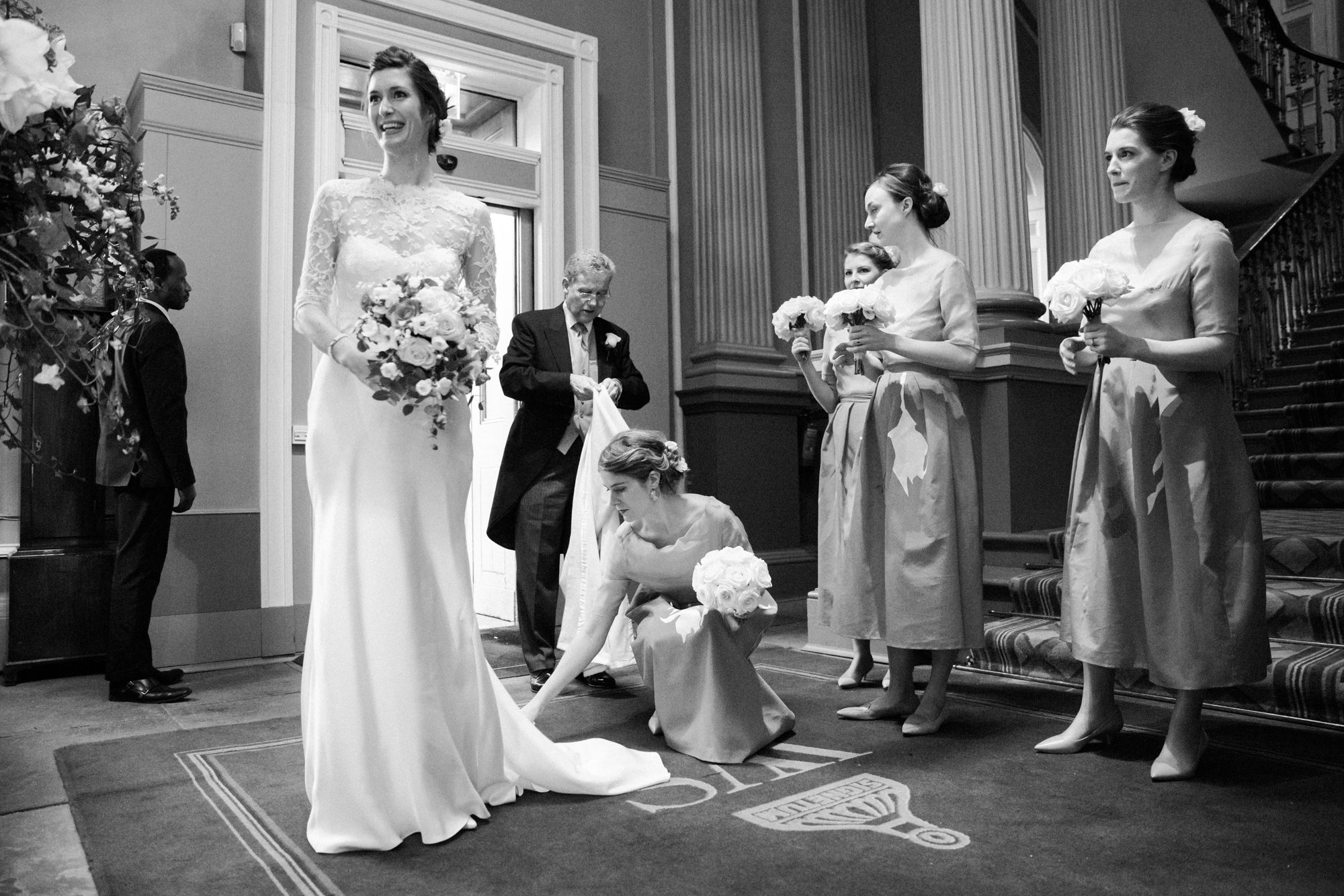 Bride arriving at The Signet library
