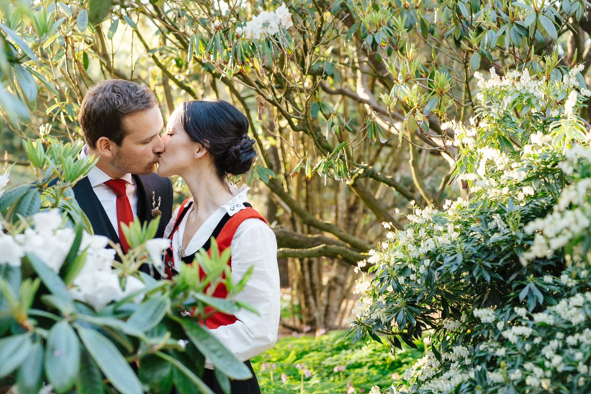 Bride and groom in the Royal Botanic Garden Edinburgh